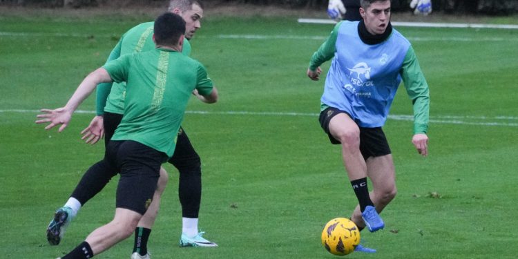 Vuelta al trabajo ayer en las Instalaciones Nando Yosu tras las vacaciones navideñas