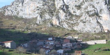 El Gobierno recepcionará “lo antes posible” la carretera de acceso a Bejes para incorporarla al catálogo autonómico