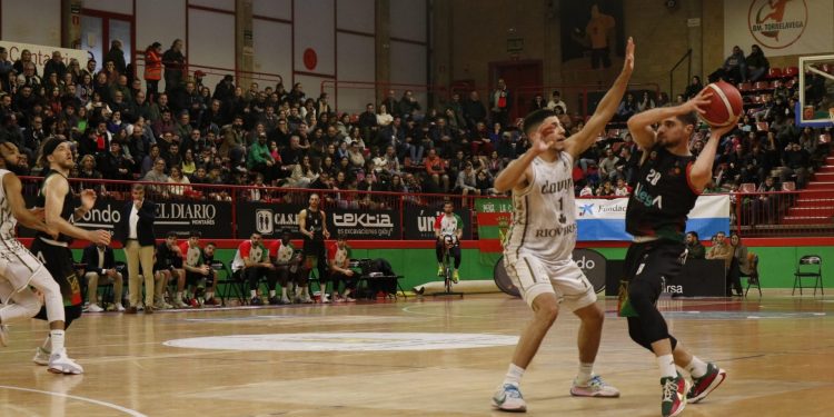 Vuelven a remontar un partido a Alega Cantabria