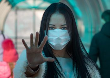 Sanidad  si  obligará al uso de la mascarilla en centros sanitarios