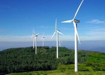 Buruaga anuncia la autorización administrativa para construir los parques eólicos de Campo Alto y La Costana 