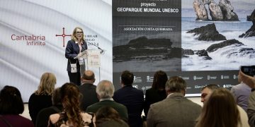 Cantabria presenta en Fitur su oferta de turismo cultural y de naturaleza con el CAR de Puente Viesgo, Costa Quebrada y el surf como referentes