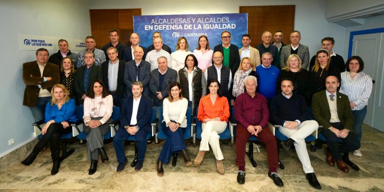 Los alcaldes del PP firman un Manifiesto por la Igualdad de todos los españoles