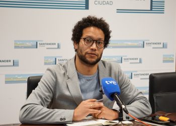 Izquierda Unida-Podemos pide aplicar la tasa turística para ayudar a sufragar los servicios públicos en temporadas altas