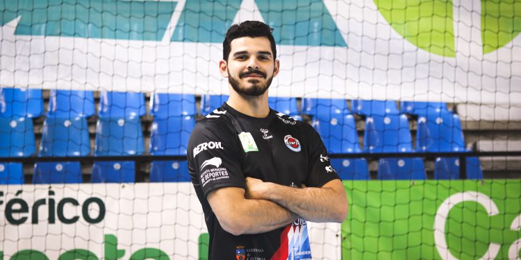 Da Costa Silva nuevo fichaje de Sinfin y Tioumentsev renovado