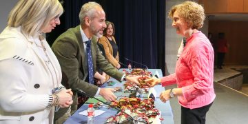 Silva considera la educación un “servicio público esencial” y alienta a los docentes a continuar formando con su ejercicio a “ciudadanos libres y con espíritu crítico”