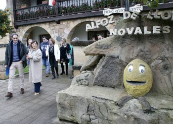 Buruaga anuncia la “solución definitiva” al problema del saneamiento en Alfoz de Lloredo