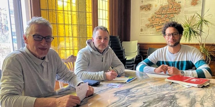 Izquierda Unida-Podemos coincide con la Mesa de Movilidad que la Zona de Bajas Emisiones se está abordando de forma caótica