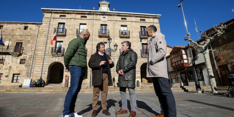 Pablo Palencia expresa en Reinosa el compromiso de su departamento por “impulsar” el sector primario en la comarca de Campoo