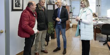 Educación estudiará mejorar la ruta de transporte escolar de los alumnos de Solórzano