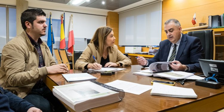 Fomento acometerá el proyecto de mejora de la red de abastecimiento de San Vítores y Sobremazas con una inversión de más de medio millón de euros