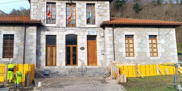 El PP de Miera advierte del daño estético en la fachada del Ayuntamiento que origina el proyecto  para mejorar la accesibilidad