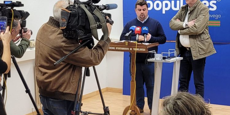 El PP pide aclarar quién es el responsable político del reparto de cómics con contenido pornográfico en los colegios de Torrelavega