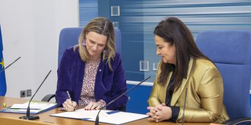 El Gobierno de Cantabria colaborará con el Colegio de Farmacéuticos en la prevención de la soledad no deseada en municipios con riesgo de despoblación