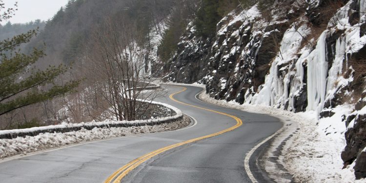 Estacas de Trueba cerrado y Lunada y La Matanela con cadenas