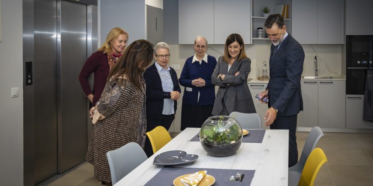 Buruaga inaugura el nuevo Centro de Acogida ‘De Paul’ de la Cocina Económica de Santander
