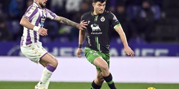 El Racing pierde el duelo de históricos