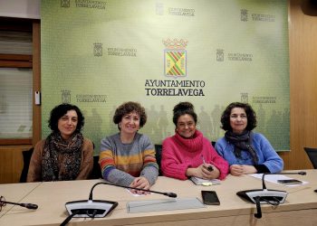 Concierto de la Escuela Municipal de Música y del IES Zapatón en la Plaza Baldomero Iglesias