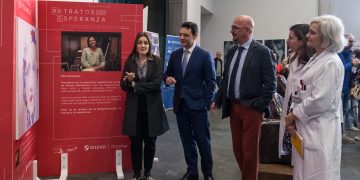 Cantabria trata de dar más visibilidad al cáncer de mama triple negativo metastásico a través de una exposición plástica que muestra su realidad y esperanza