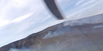 El Gobierno moviliza el helicóptero Maya Dama para ayudar a extinguir un incendio forestal en Villafufre