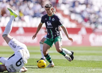 El Albacete Balompié corta en el Carlos Belmonte la buena dinámica del Racing (2-0)