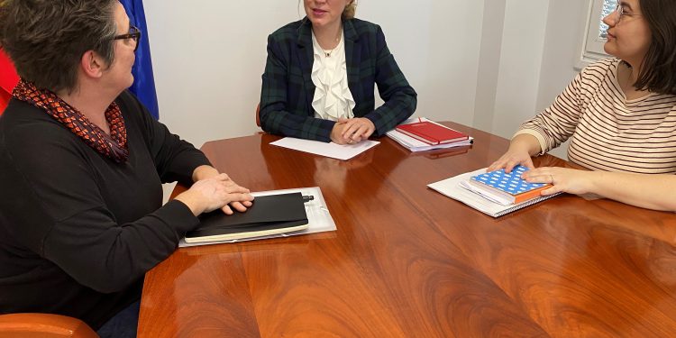 Cultura mantendrá el apoyo al proyecto Escena Norte para el intercambio de proyectos de artes escénicas entre las comunidades vinculadas al Camino de Santiago