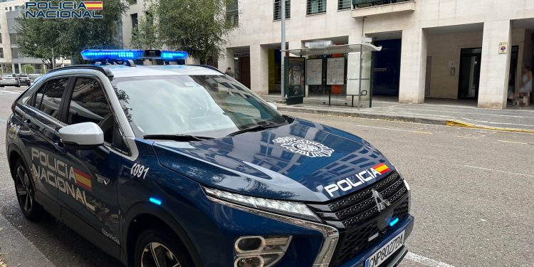 La Policía Nacional detiene a tres varones por delito de robo con fuerza en un centro educativo de Camargo