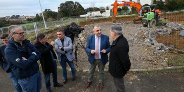 Comienzan las obras de construcción de las viviendas de sustitución de la urbanización Las Llamas II de Argoños para compensar a los afectados por los derribos