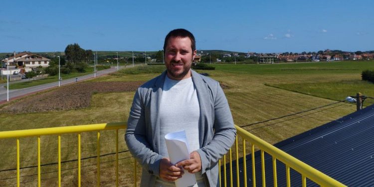 Podemos exige el “cese inmediato” de la concejala de Turismo de Bezana por conflicto de intereses