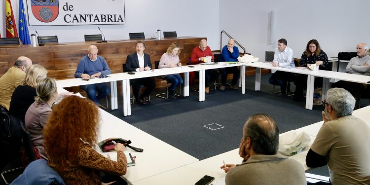 Desarrollo Rural promueve la colaboración entre ANEAR y los Grupos de Acción Local para impulsar la economía del sector primario mediante el turismo rural