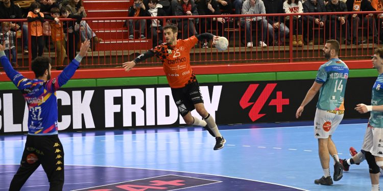 Torrelavega se garantiza otro año de altos vuelos con Facundo Cangiani