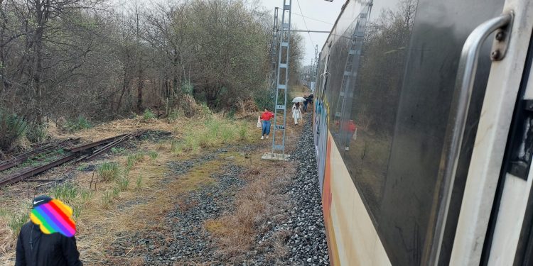 Interrumpida la conexión de tren en Feve por una avería de motor