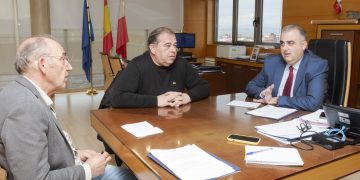 Fomento renovará infraestructuras en Pesquera y San Miguel de Aguayo para mejorar los servicios públicos