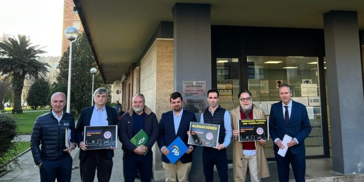 PP y VOX recoge en una moción conjunta  las propuestas de la plataforma ciudadana sobre la ZBE de Torrelavega