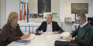 Industria estudiará vías de colaboración con el Ayuntamiento de Polanco para mejorar sus polígonos industriales