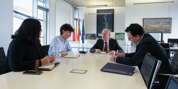 La Consejería de Industria colaborará con Castañeda para visibilizar y potenciar su comercio y hostelería