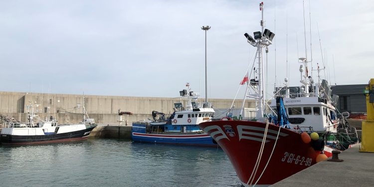 El Gobierno de Cantabria convoca ayudas, por 100.000 euros, para incentivar la compra del primer barco entre jóvenes pescadores