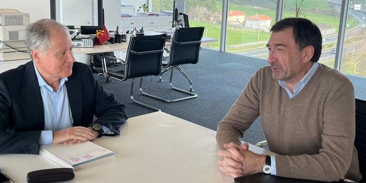 Industria y ANFAC impulsarán vías de colaboración para afrontar los retos derivados de la electrificación del sector del automóvil