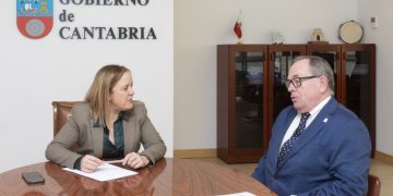 Presidencia estudiará renovar la embarcación de rescate que protección civil de Campoo de Yuso utiliza en el pantano del Ebro