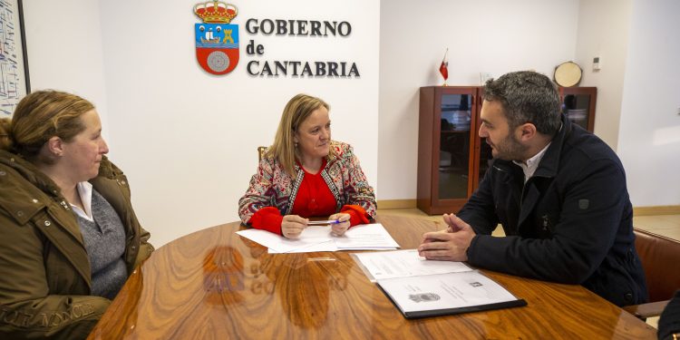 La Consejería de Presidencia ampliará y mejorará el parque infantil de La Sota en Anero para “uso y disfrute” de todos los vecinos