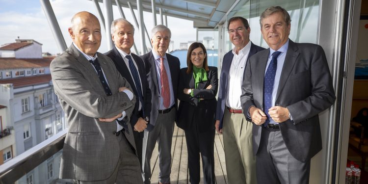 La presidenta Buruaga se reúne con el Comité de Expertos creado por SODERCAN para impulsar el desarrollo industrial de Cantabria