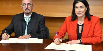 Salud y el Ayuntamiento de Santander renuevan su compromiso con las donaciones de sangre