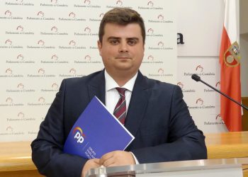 «El sector industrial ya estaba en recesión en julio», replica el PP al PRC