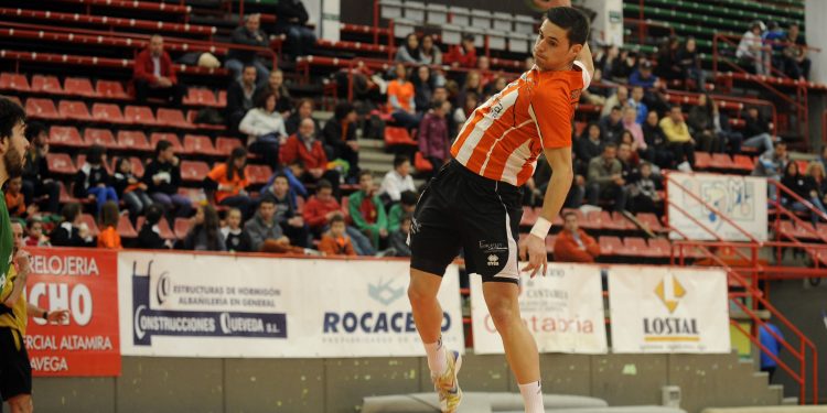 Ángel Fernández vuelve a Torrelavega 11 años después