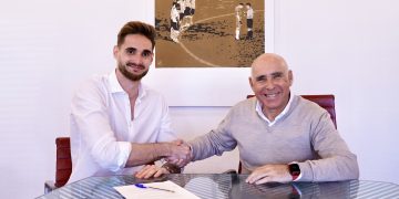 El Racing renueva a Jokin Ezkieta hasta el 30 de junio de 2027