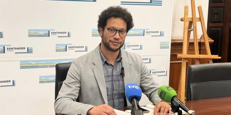 Izquierda Unida-Podemos denuncia el retraso acumulado en las solicitudes de ayudas de Servicios Sociales en Santander