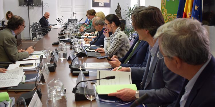 Igual lamenta el perjuicio financiero que supone para los ayuntamientos la prórroga de los presupuestos generales del Estado