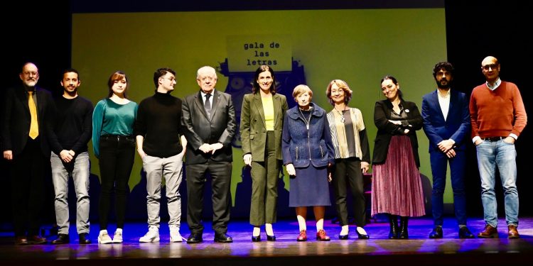 Santander abre el plazo para la presentación de originales a los certámenes literarios y de candidaturas al premio ‘Ciudad de las Letras’