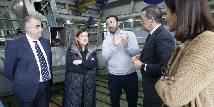 Buruaga anuncia obras por más de 5,3 millones de euros para mejorar la depuración de aguas residuales de la Bahía de Santander y su entorno