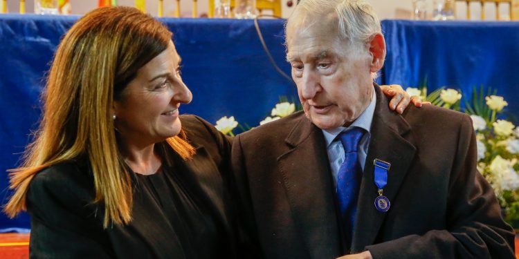 Buruaga valora la suma de esfuerzos que ha hecho del Asilo de Torrelavega un lugar «sobresaliente en atención»